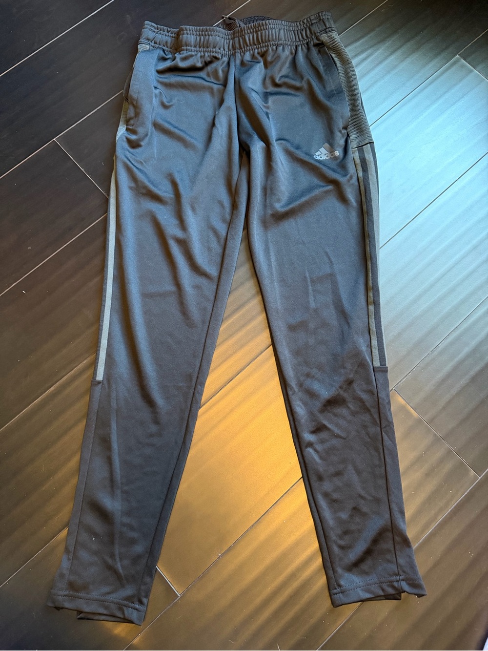 adidas women’s Black Jogger Track Pants with Grey Side Stripes Euc size small